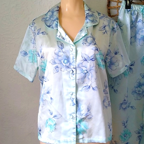 Cinema Eloile Pajamas Set Size Medium - Picture 2 of 10